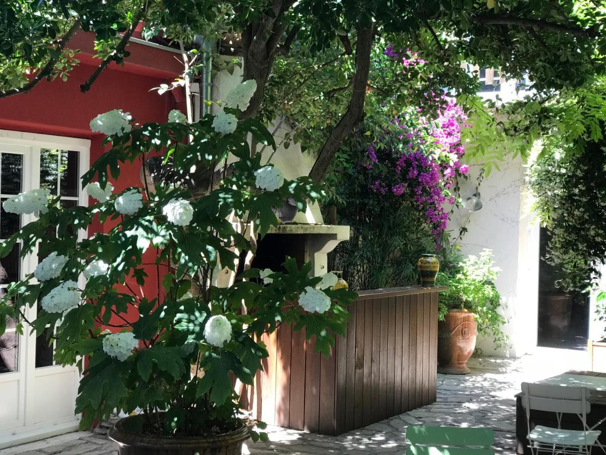 Hotel Saint Louis Aigues-Mortes Exterior foto